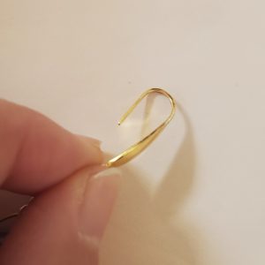 落ちなさそうなピアスフック